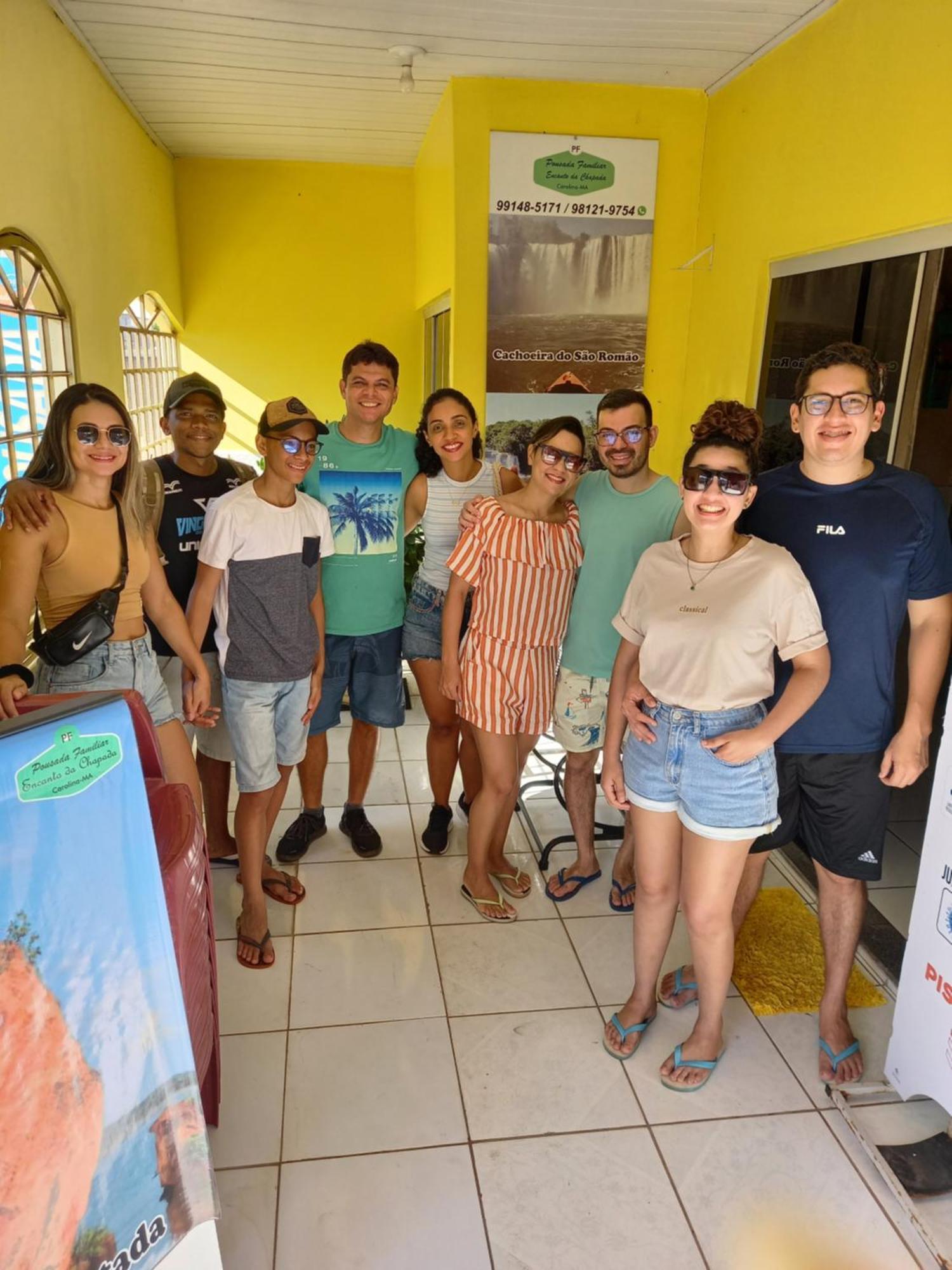 Pousada Familiar Encanto Da Chapada Каролина Екстериор снимка